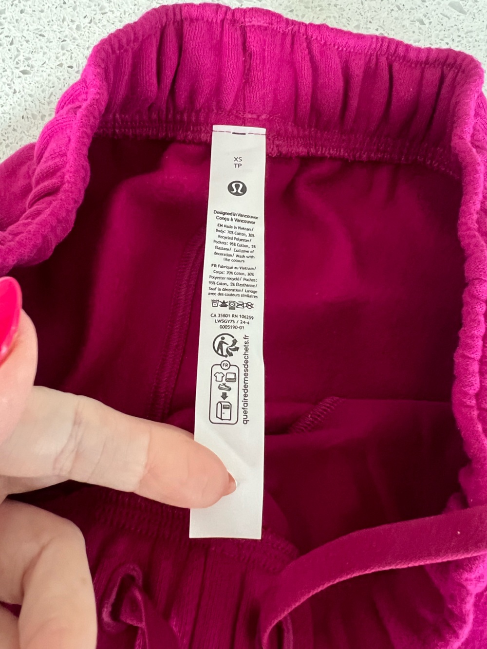 lululemon Scuba Mid Rise Oversized Jogger *Regular (NWT) Ripened Raspberry - Picture 2 of 15